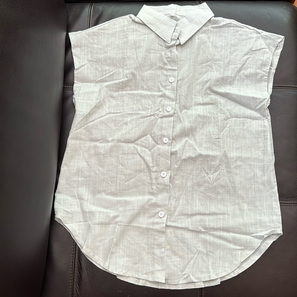 Lapel cap sleeve button down shirt M light grey